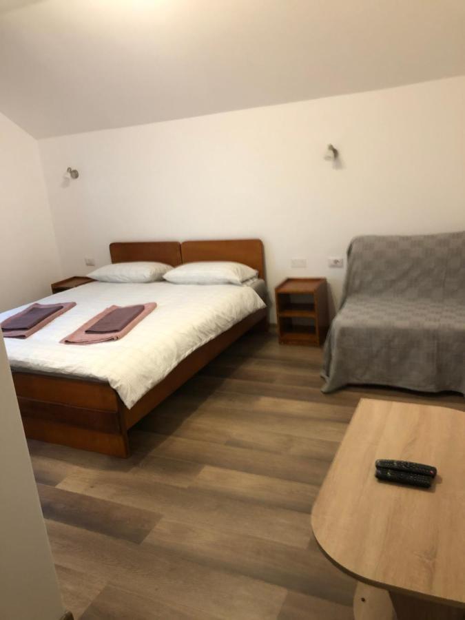 Pensiunea Giulia Home Dezmir Exterior foto